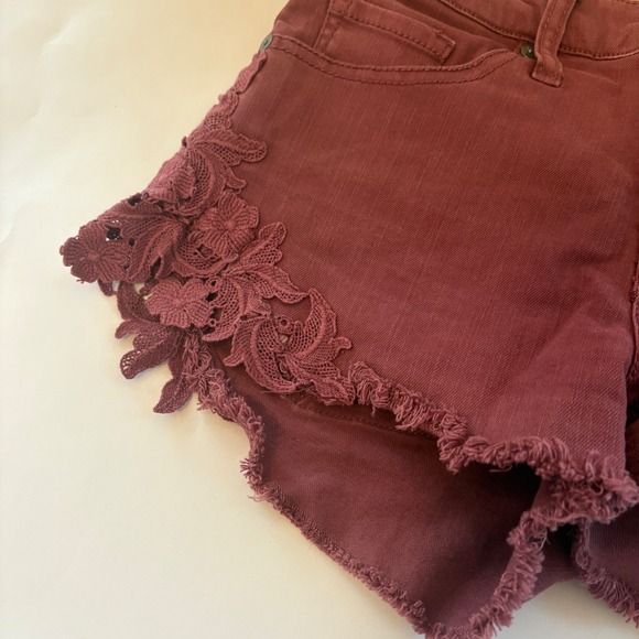 Mossimo Denim Shorts High Rise Lace Trim‎ Raw Hem Mauve 4/27 Super Stretch - Picture 3 of 12